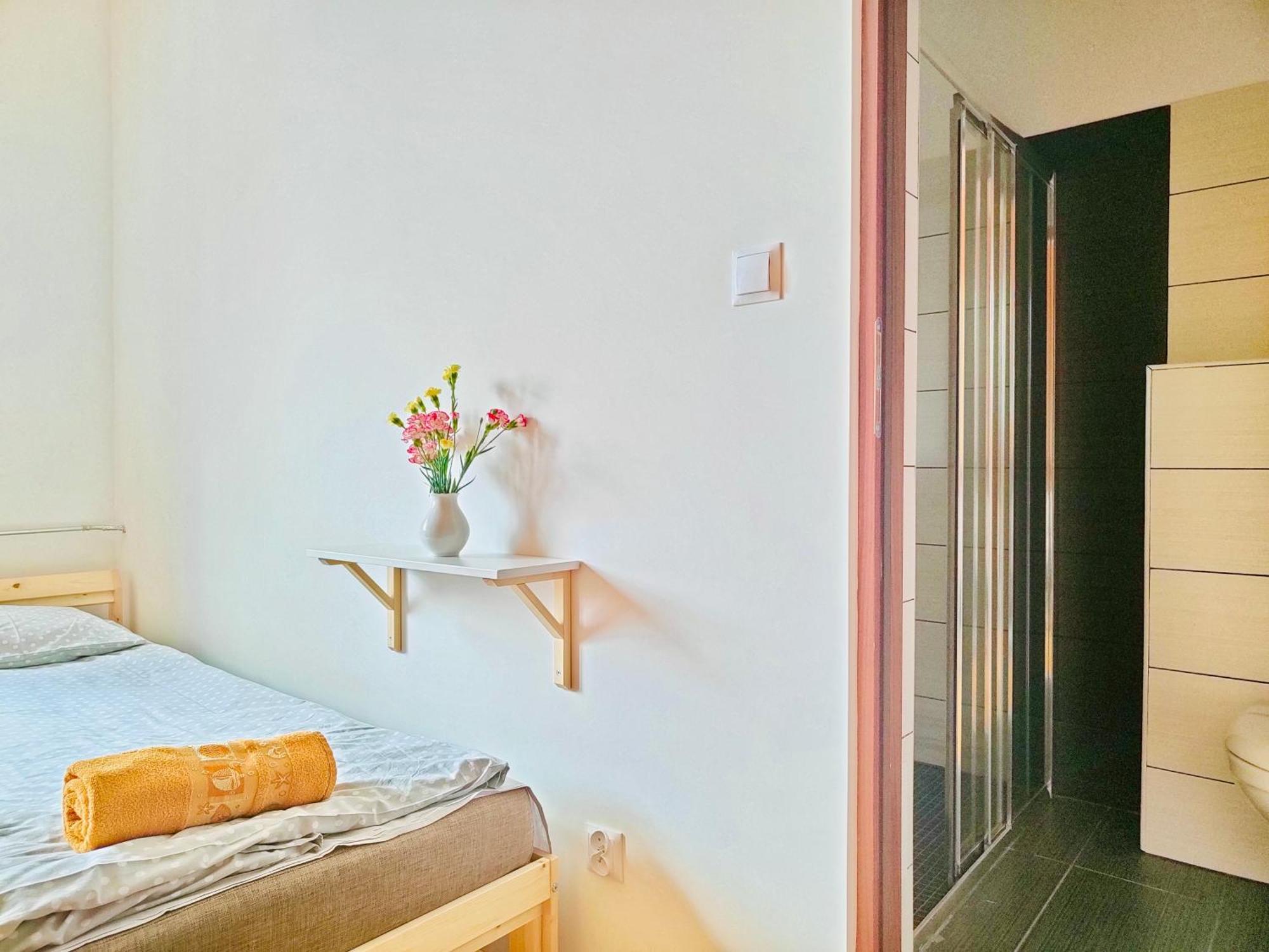 Dom Bez Scian Hotel Губин Екстериор снимка